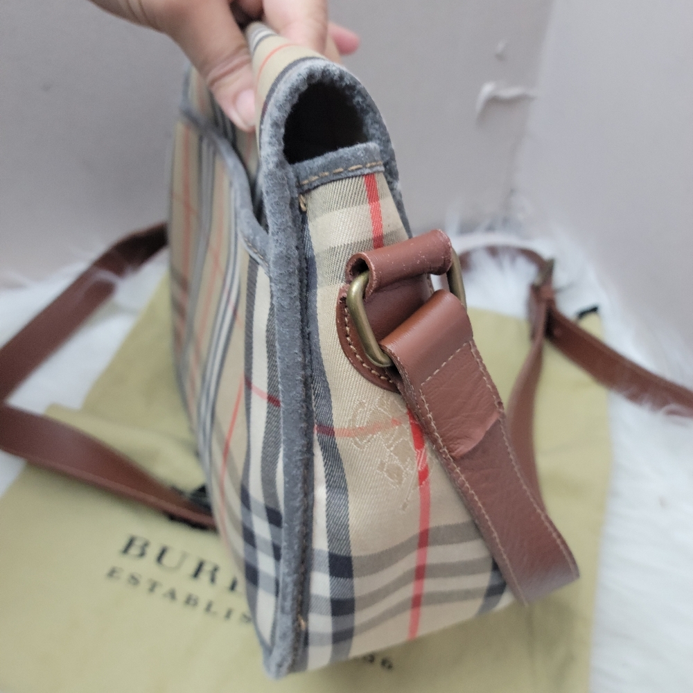 100% Authentic vintage Burberrys nova check crossbody bag - Picture 15 of 16
